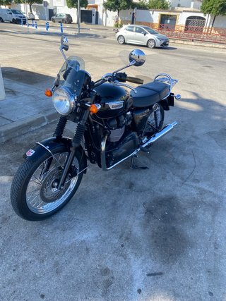 Triumph Bonneville T100 Negra