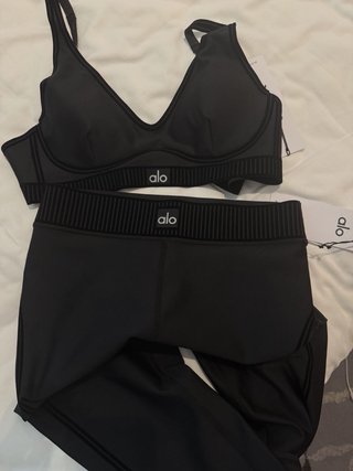 Set sportivo Alo Yoga nero