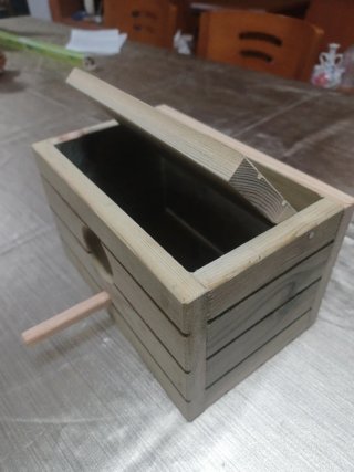 Nido de madera para pájaros