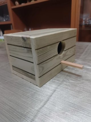 Nido de madera para pájaros