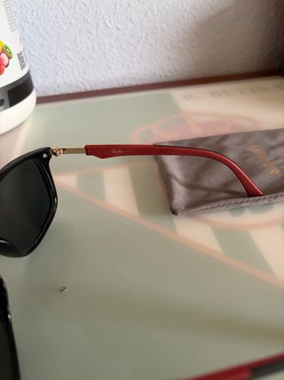Gafas de Sol Ray-Ban Negras y Rojas