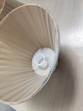 2 tulipas de hierro y tela beige