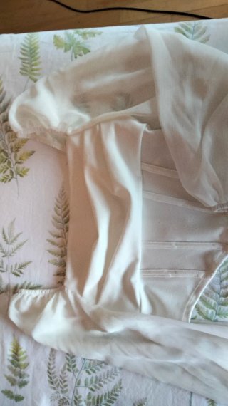 Blusa blanca manga tul (T. S)