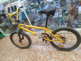 Bicicleta BMX Amarilla