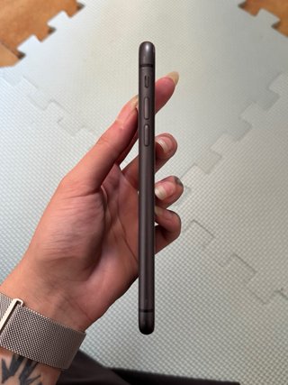 iPhone 11 Negro/Azul Marino  Incluie cargador