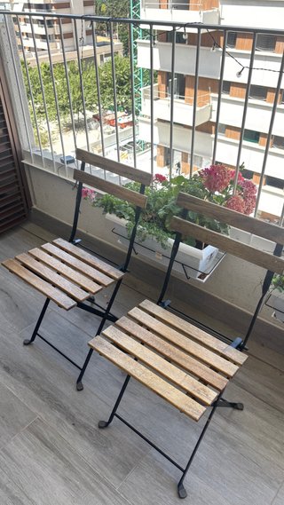 Conjunto mesa y sillas de jardín