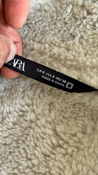 Cazadora Zara efecto piel forrada