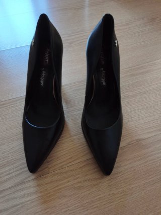 Zapatos de tacón negros