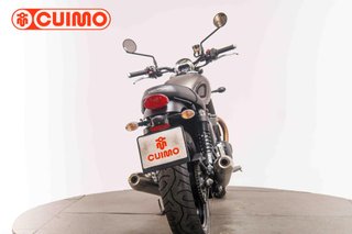 TRIUMPH STREET TWIN
