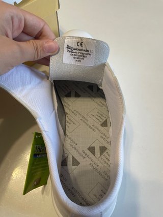 Zuecos enfermería, marca Kalma, talla 42, unisex.