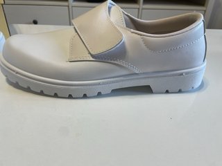 Zuecos enfermería, marca Kalma, talla 42, unisex.