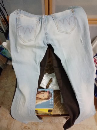 Jeans donna taglia ital. 40-42(l'etichetta dice 29