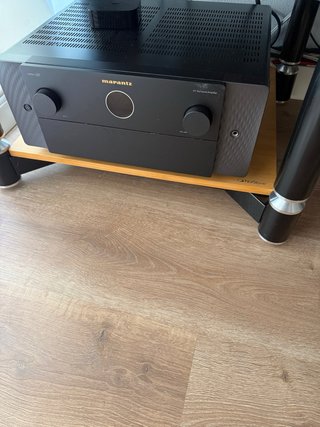 Conjunto av marantz cinema 40 más altavoces bowers