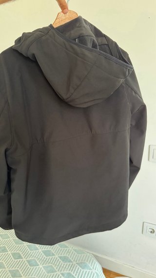 Chaqueta Zara Negra con Capucha