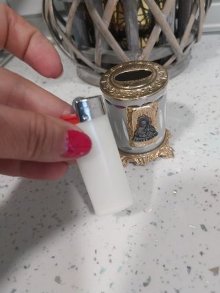 Encendedor antiguo dorado y gris