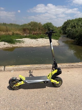 Patinete eléctrico cecotec 2x2 limitado a 25 kmh