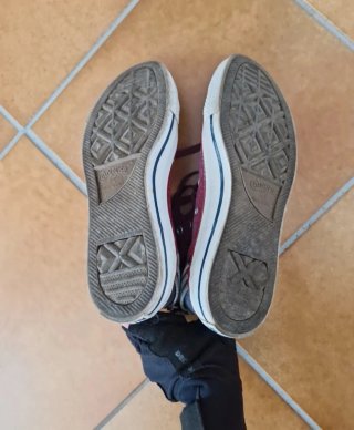 Converse alte rosse con zip. Colore borgogna