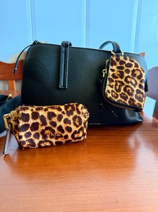 Bolso Negro Paco Martinez con Llavero Animal Print