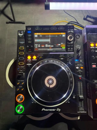Alquiler Pioneer DJ CDJ-2000NXS2