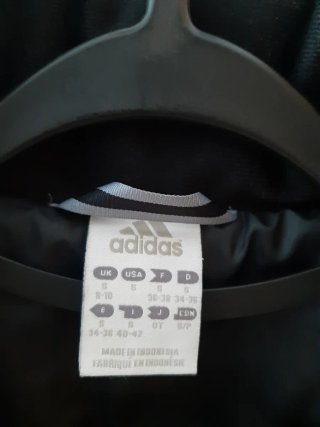 Cazadora acolchada Adidas mujer negra