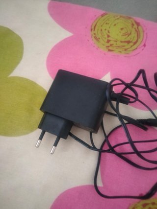 Cargador de pared negro