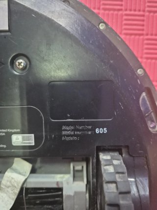 Robot Aspirador Roomba con Base de Carga