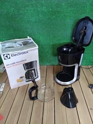 Cafetera de Goteo ELECTROLUX EKF 3300 (15 Tazas)