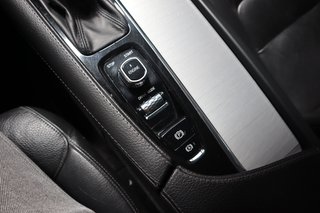 Volvo XC90 D5 AWD Momentum 225cv Aut.