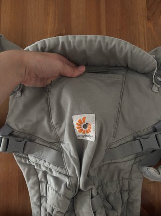 Mochila Ergobaby Adapt Gris