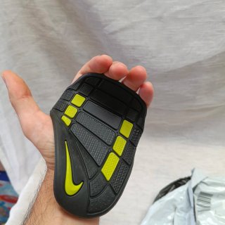 Protector Entrenamiento Nike Alpha Grip