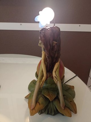 Figura de Hada Flor. Lámpara de mesita.
