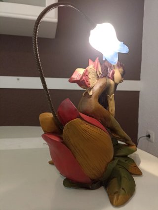 Figura de Hada Flor. Lámpara de mesita.