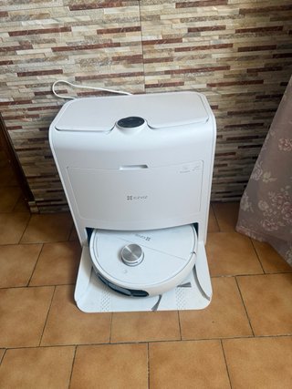 Robot aspirapolvere bianco EZVIZ  Ancora garanzia