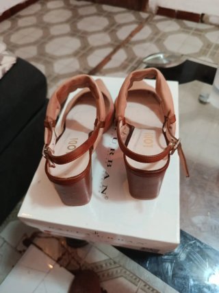 Zapatos Lodi Beige Talla 38