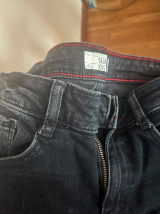 Pantalones de talla 12 a 14 años. Todos juntos
