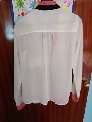 Camisa Bershka Blanca y Rosa Talla M