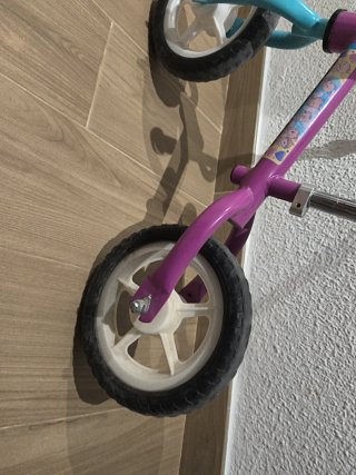 Bici sin pedales morada y azul