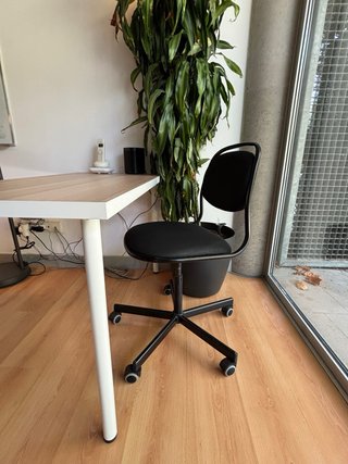 Silla de escritorio, giratoria.
