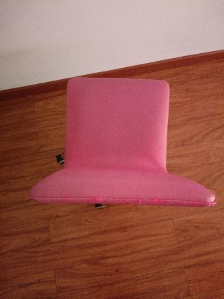 Silla de escritorio rosa y plateada