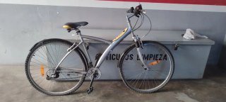 Bicicleta plateada