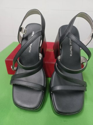 Sandalias Oriental Traffic Negras