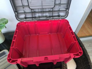 Caja de herramientas Keter con bandeja