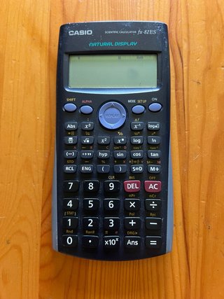 Calculadora Científica Casio fx-82ES