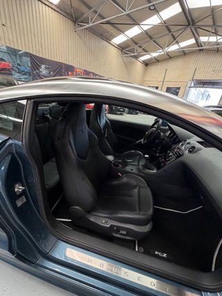 Peugeot RCZ 2010