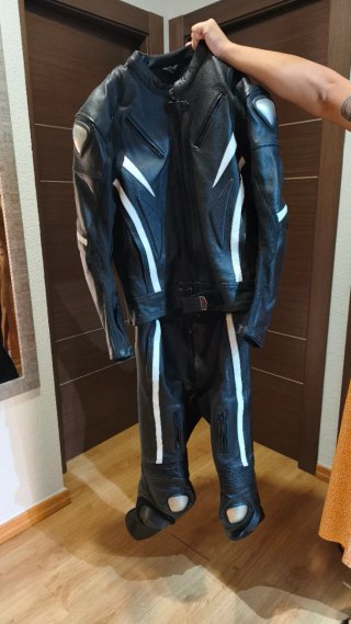Mono de moto 2 piezas Compilo talla "M" impoluto.