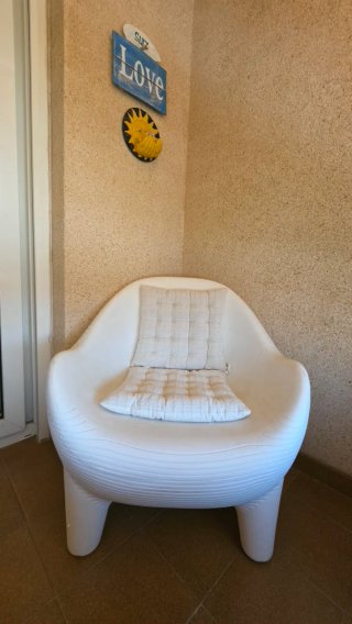 2 Sillones de resina blancos para exterior