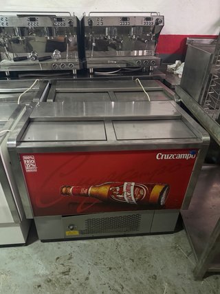 Botellero cruzcampo para bebidas en buen estado