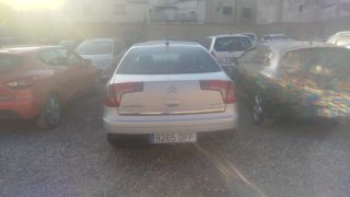 Coche en perfecto estado precio 1850