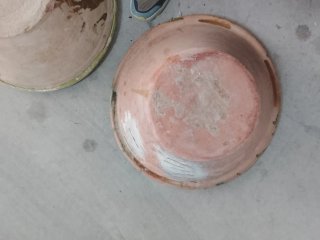 Antichi piatti in ceramica
