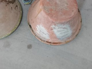 Antichi piatti in ceramica